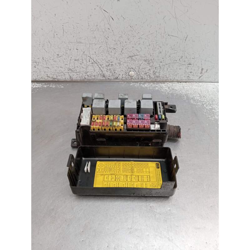 Recambio de caja reles / fusibles para daewoo kalos (klas) 1.2 referencia OEM IAM  12G 2002