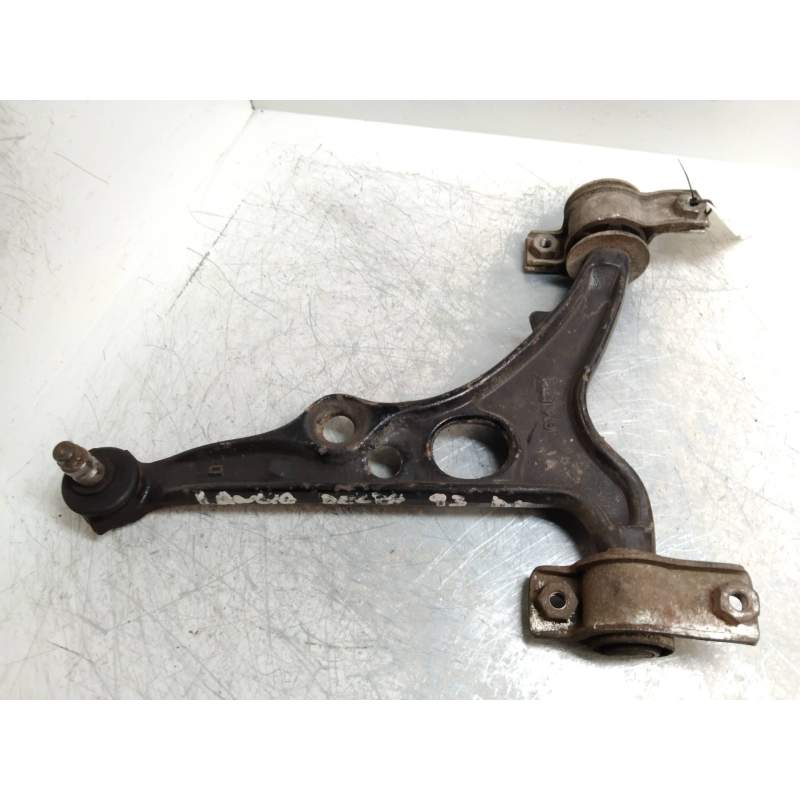 Recambio de brazo suspension inferior delantero derecho para lancia delta 1.4 cat referencia OEM IAM   