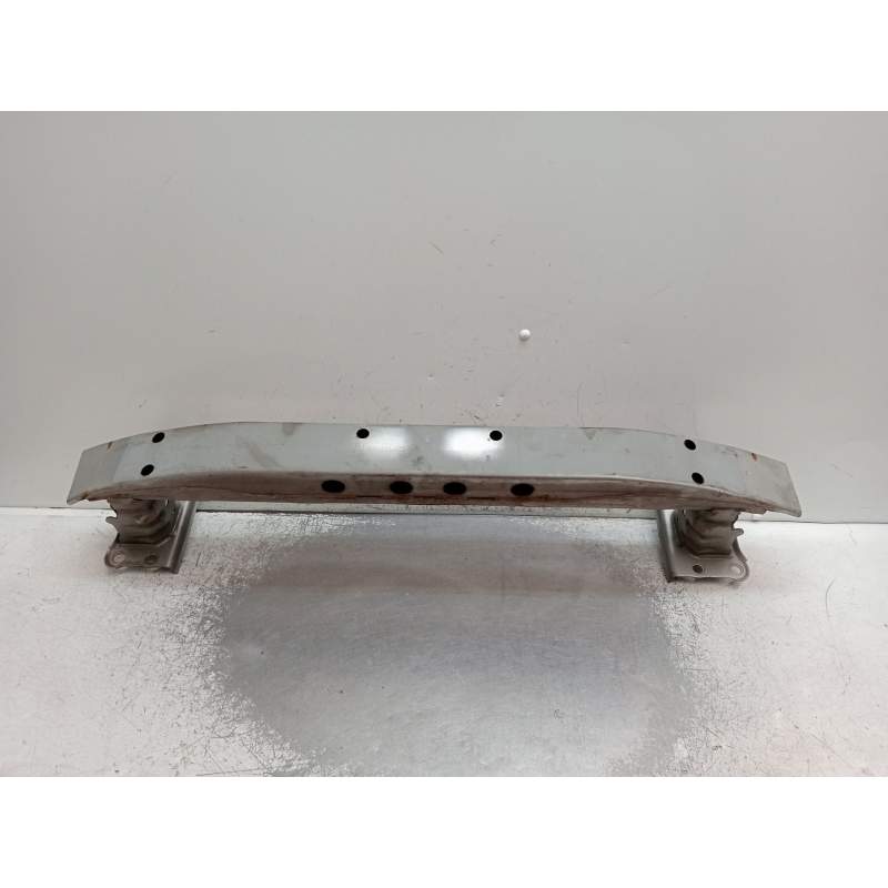 Recambio de refuerzo paragolpes delantero para toyota avensis station wagon (_t25_) 2.2 d-4d (adt251_) referencia OEM IAM   