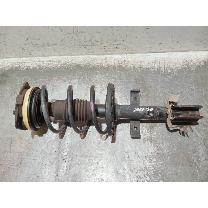Recambio de amortiguador delantero derecho para renault clio iii referencia OEM IAM 8200676024 1.2G 2009