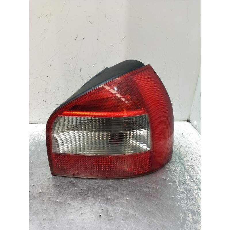 Recambio de piloto trasero derecho para audi a3 (8l1) 1.6 referencia OEM IAM   2000