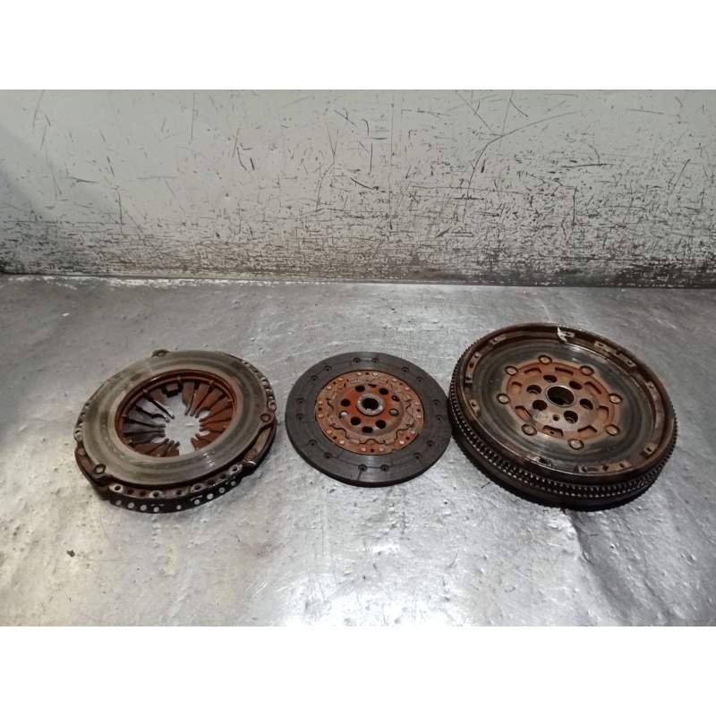 Recambio de kit embrague para skoda octavia i (1u2) 1.9 tdi referencia OEM IAM 038141031K 19TDI 2000