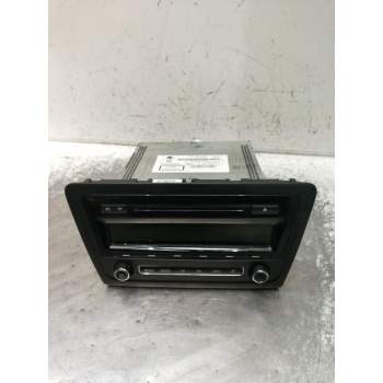SISTEMA AUDIO / RADIO CD 5J0035161E 28041400230314 2012