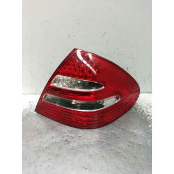 PILOTO TRASERO DERECHO A2118200664 2002