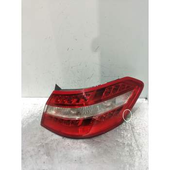 PILOTO TRASERO DERECHO A2129066701 4P LED W212/2009