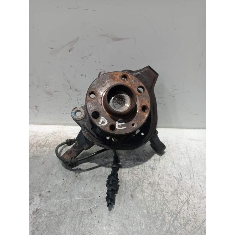 Recambio de mangueta delantera derecha para opel corsa c club referencia OEM IAM 9156141 17DTI 2001