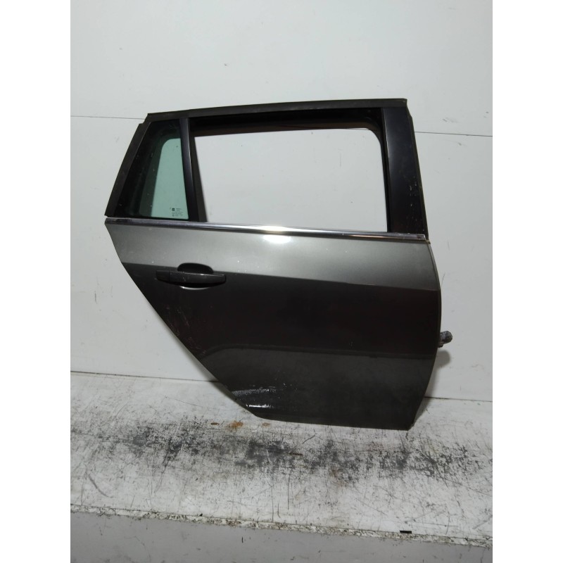 Recambio de puerta trasera derecha para opel insignia sports tourer selective referencia OEM IAM 22805993  5P