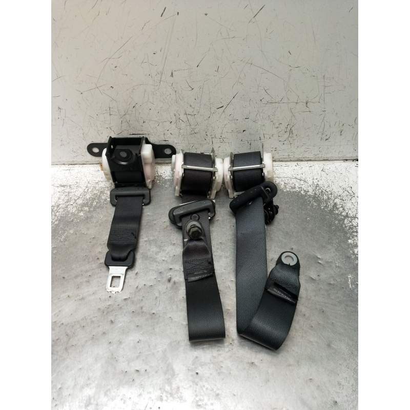 Recambio de juego cinturones trasero para nissan almera ii hatchback (n16) 2.2 dci referencia OEM IAM  5P 2002