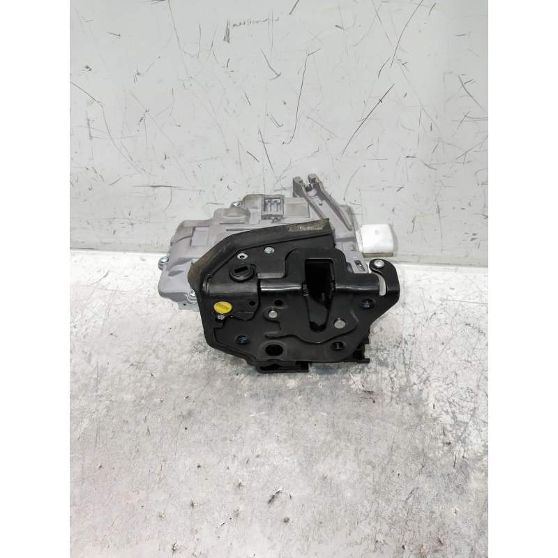 Recambio de motor cierre centralizado trasero izquierdo para audi a4 ber. (b8) referencia OEM IAM  4P 2008