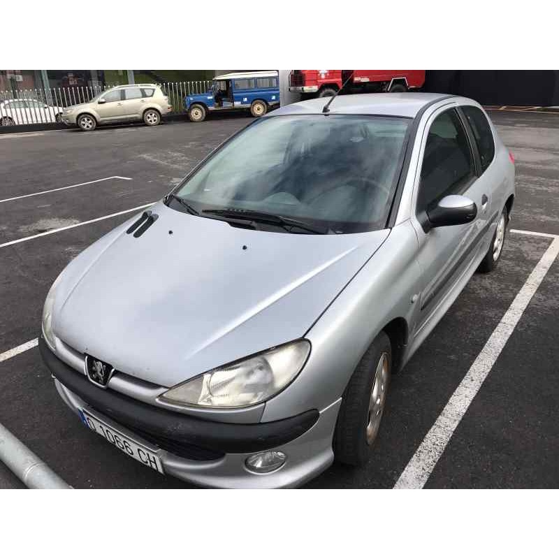 peugeot 206 berlina del año 2000