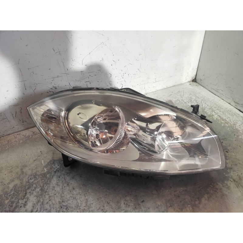 Recambio de faro derecho para fiat linea (110) 1.3 16v jtd cat referencia OEM IAM 51776317 45220999 