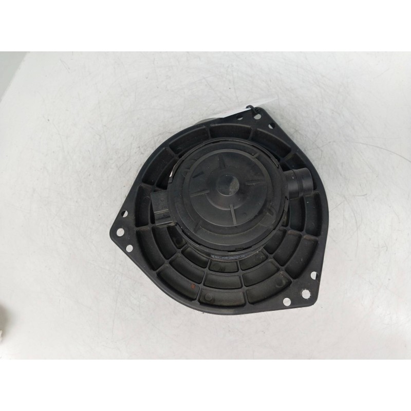 Recambio de motor calefaccion para ssangyong rodius 2.7 turbodiesel cat referencia OEM IAM 40510400  