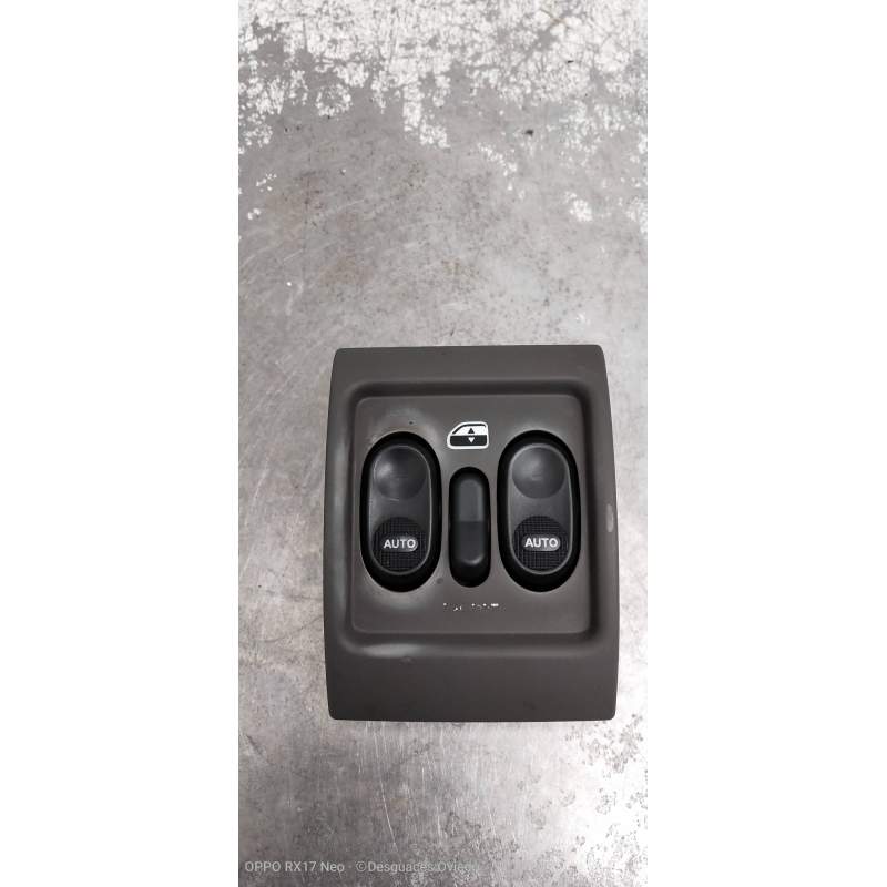 Recambio de mando elevalunas delantero izquierdo para chrysler pt cruiser (pt) 2.0 classic referencia OEM IAM 0TP431L8AD  