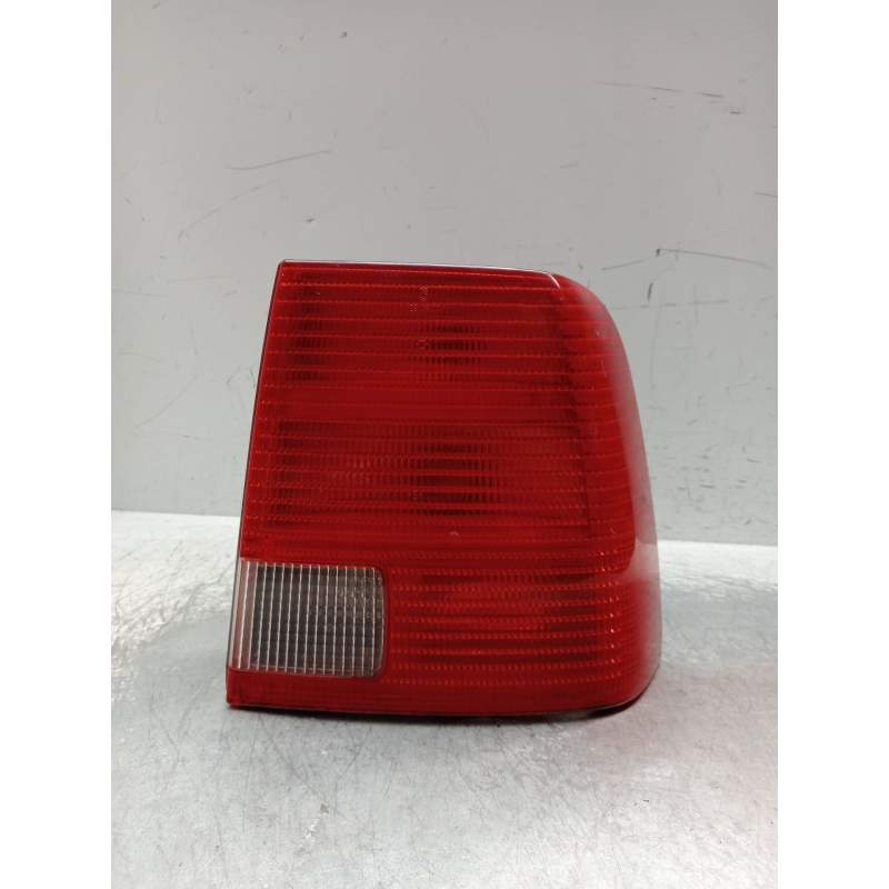 Recambio de piloto trasero derecho para volkswagen passat b5 (3b2) 1.9 tdi referencia OEM IAM   1997