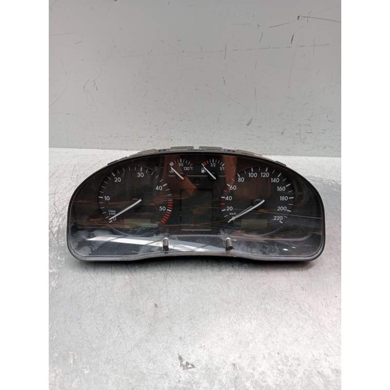 Recambio de cuadro instrumentos para volkswagen passat b5 (3b2) 1.9 tdi referencia OEM IAM 110008776 3B0919880D 1997
