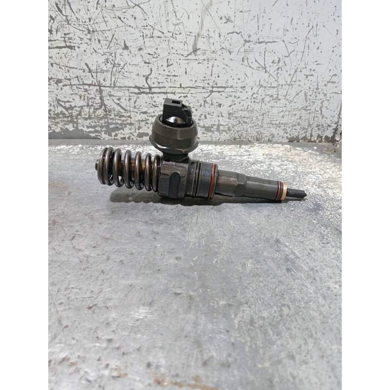 Recambio de inyector para volkswagen golf iv (1j1) 1.9 tdi referencia OEM IAM 0414720038 038130073AK BOSCH