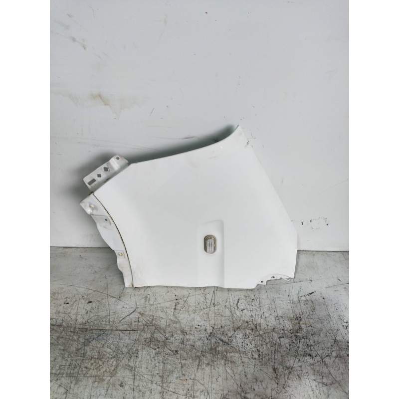 Recambio de aleta delantera izquierda para opel movano (2004 =>) combi medio techo elevado l2h2 2.8t referencia OEM IAM   