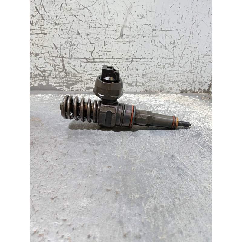 Recambio de inyector para volkswagen golf iv (1j1) 1.9 tdi referencia OEM IAM 0414720038 038130073AK BOSCH