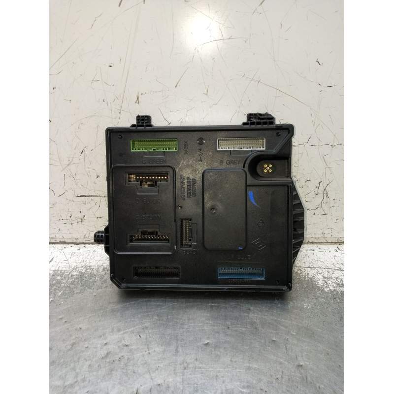 Recambio de modulo electronico para renault zoe (bfm_) zoe referencia OEM IAM 284B15472R BCM953810 S180180060 2016