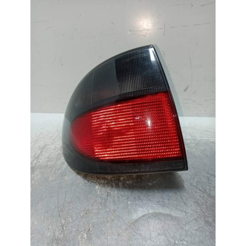 Recambio de piloto trasero izquierdo para renault megane i classic (la0) 1.6e rn referencia OEM IAM   4P