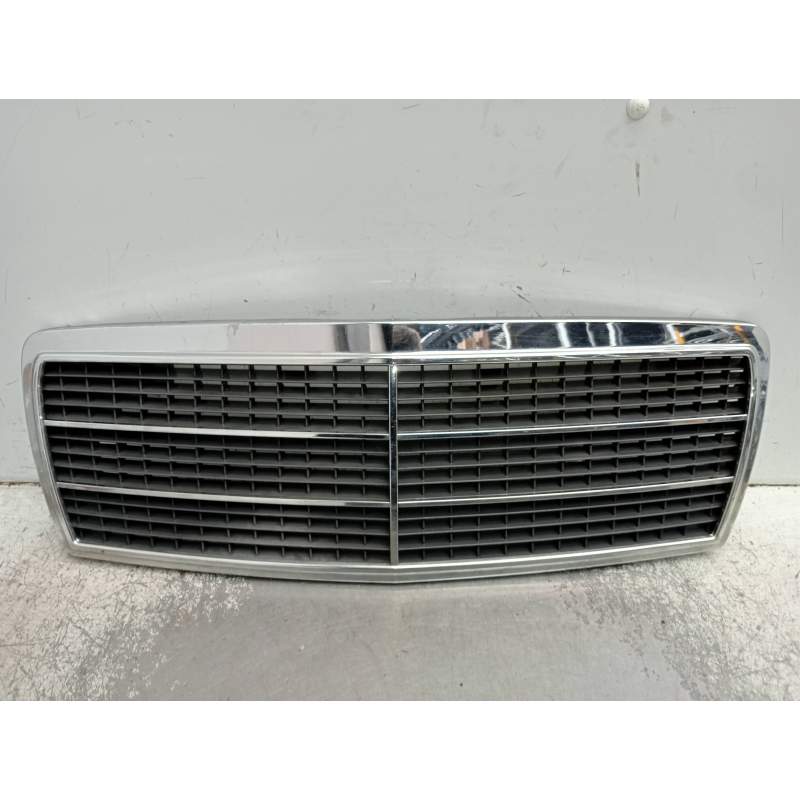 Recambio de rejilla delantera para mercedes-benz clase c (w202) familiar 250 t turbodiesel (202.188) referencia OEM IAM   