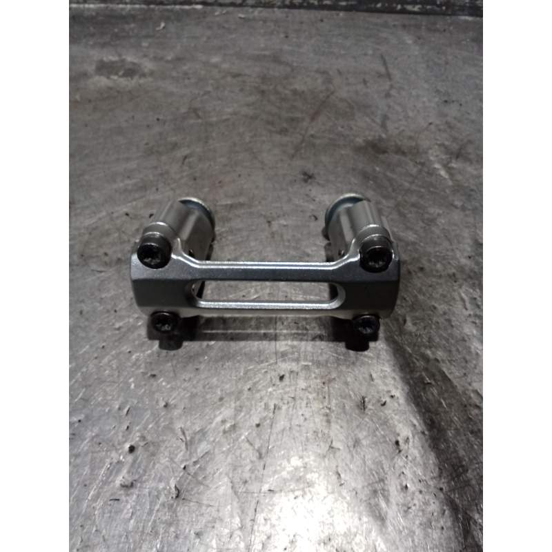 Recambio de manillar para bmw f ( - 800cc) f 700 gs (k70) referencia OEM IAM 8530990 SOPORTE MANILLAR 