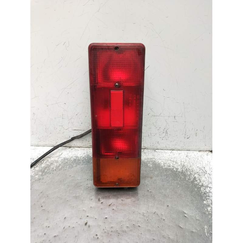 Recambio de piloto trasero izquierdo para fuso (mitsubishi) canter 3c13 referencia OEM IAM   2003