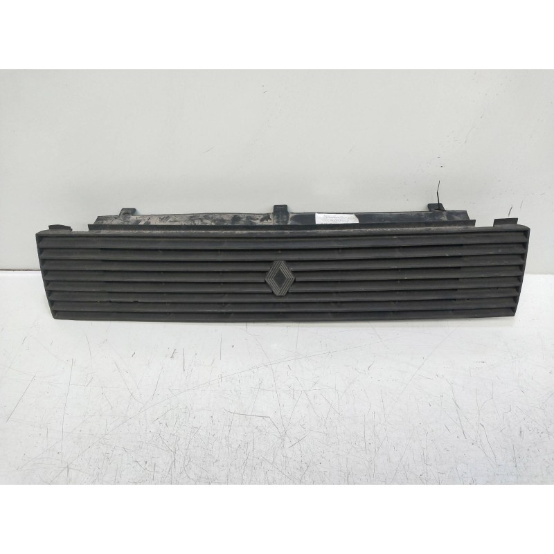 Recambio de rejilla delantera para renault 9 1.6 diesel referencia OEM IAM   