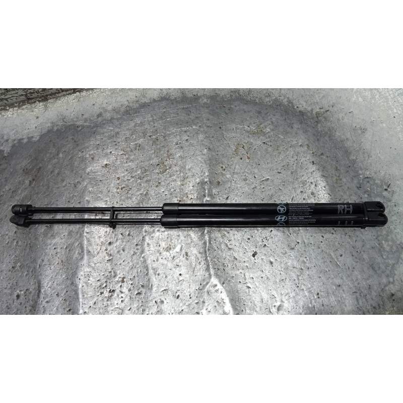 Recambio de amortiguadores maletero / porton para hyundai i20 klass referencia OEM IAM 81831Q0000 81841Q0000 2020