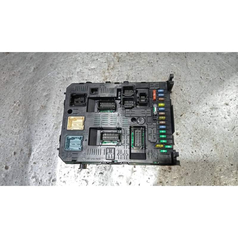 Recambio de caja reles / fusibles para citroën c5 berlina business referencia OEM IAM 9664059080 BSI04EVK0400 