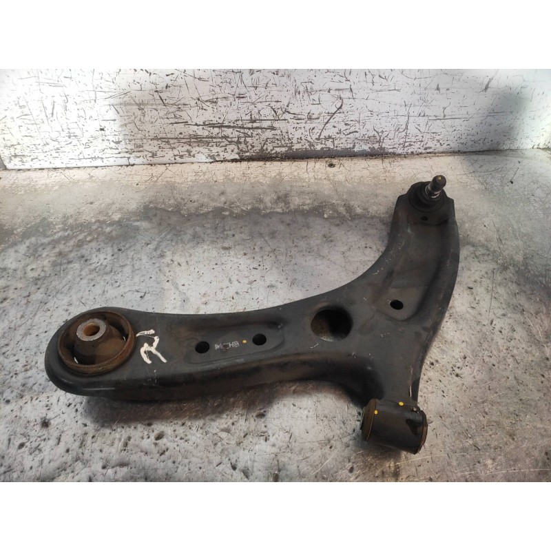 Recambio de brazo suspension inferior delantero izquierdo para kia rio (yb) attract referencia OEM IAM   