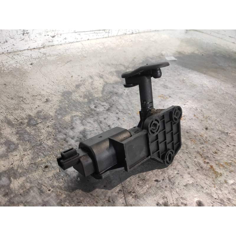 Recambio de motor elevalunas trasero izquierdo para kia carnival 2.9 crdi cat referencia OEM IAM   