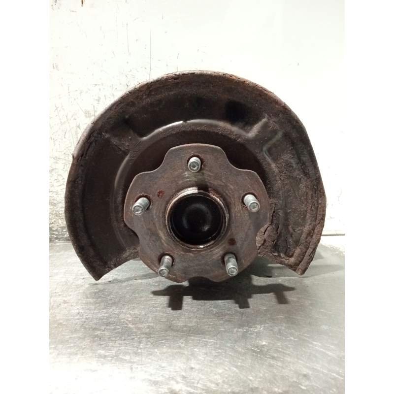 Recambio de mangueta trasera derecha para toyota avensis sedán (_t27_) 2.0 d-4d (adt270_) referencia OEM IAM   