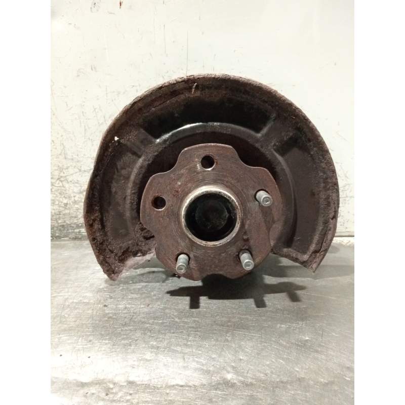 Recambio de mangueta trasera izquierda para toyota avensis sedán (_t27_) 2.0 d-4d (adt270_) referencia OEM IAM   