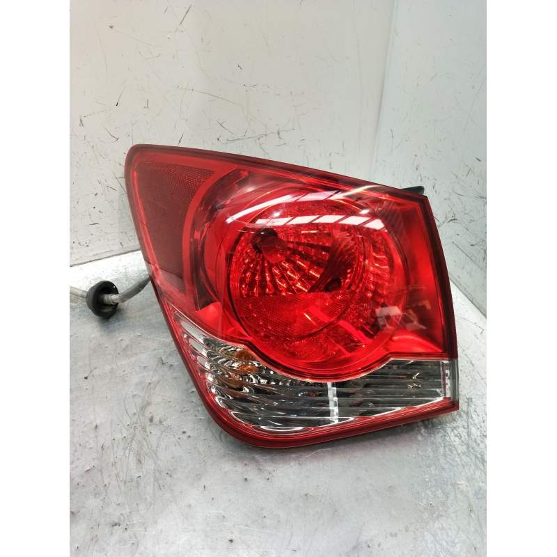 Recambio de piloto trasero izquierdo para chevrolet cruze (j300) 1.8 referencia OEM IAM  4P 2009