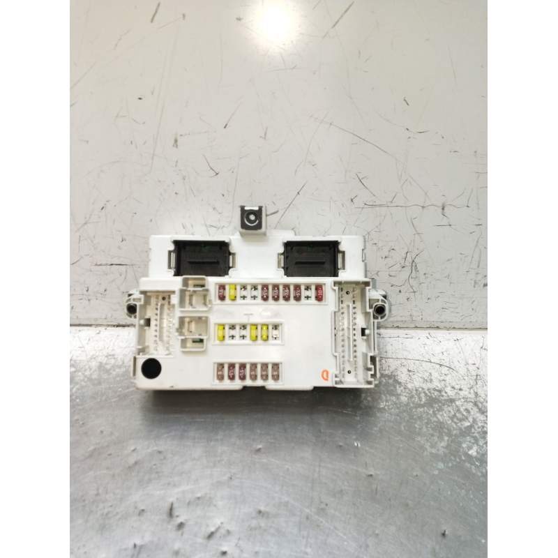 Recambio de caja reles / fusibles para fiat 500 l (330) referencia OEM IAM 51984083 BCM330I13 2012