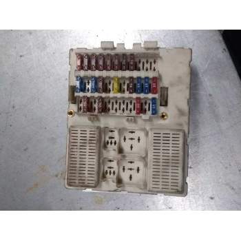CAJA RELES / FUSIBLES 
