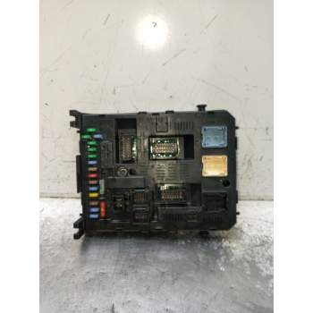 CAJA RELES / FUSIBLES 281201906C 281208364 281192462C 2004