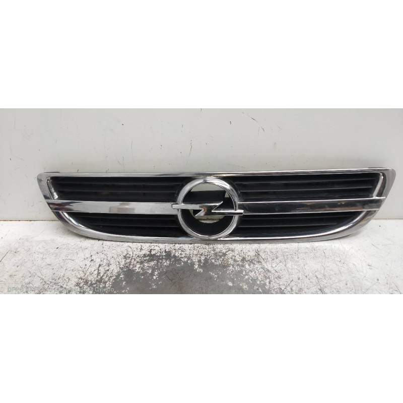Recambio de rejilla delantera para opel zafira a elegance referencia OEM IAM   