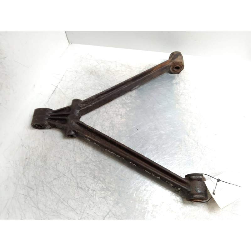 Recambio de brazo suspension inferior delantero izquierdo para mercedes-benz n-1000 d referencia OEM IAM   