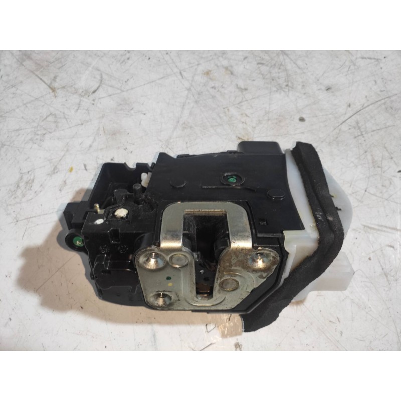 Recambio de motor cierre centralizado trasero derecho para hyundai ix35 classic 2wd referencia OEM IAM 814202Y010  