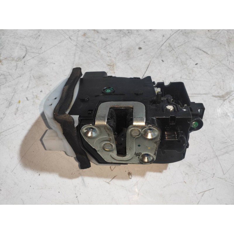 Recambio de motor cierre centralizado trasero izquierdo para hyundai ix35 classic 2wd referencia OEM IAM 814102Y010  