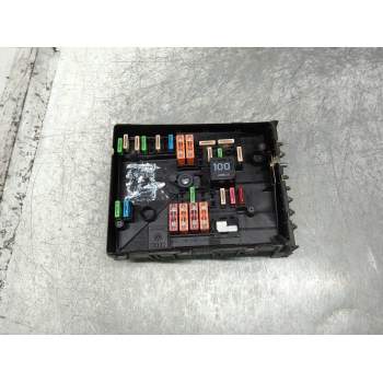 CAJA RELES / FUSIBLES 1K0937125 D000602 2004