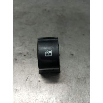 MANDO ELEVALUNAS DELANTERO DERECHO 5P 