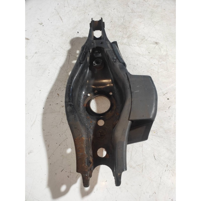 Recambio de brazo suspension inferior trasero derecho para toyota auris 1.8 16v cat (híbrido) referencia OEM IAM   