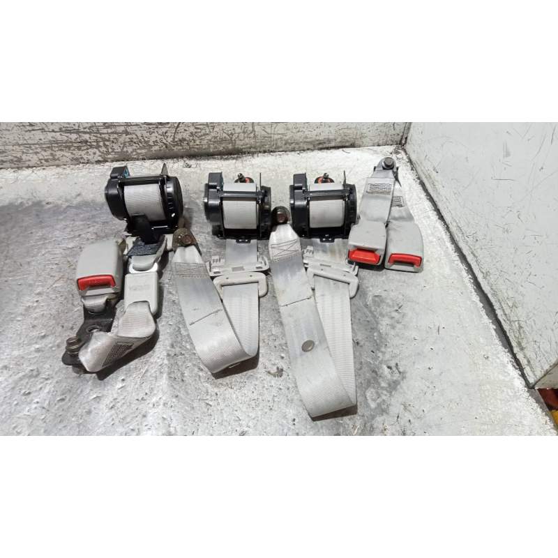 Recambio de juego cinturones trasero para hyundai accent (mc) gl crdi referencia OEM IAM  4P 2005