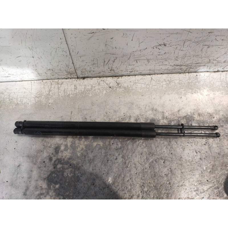 Recambio de amortiguadores maletero / porton para lexus nx 300h 2wd referencia OEM IAM 689500W750A 689600W750A 