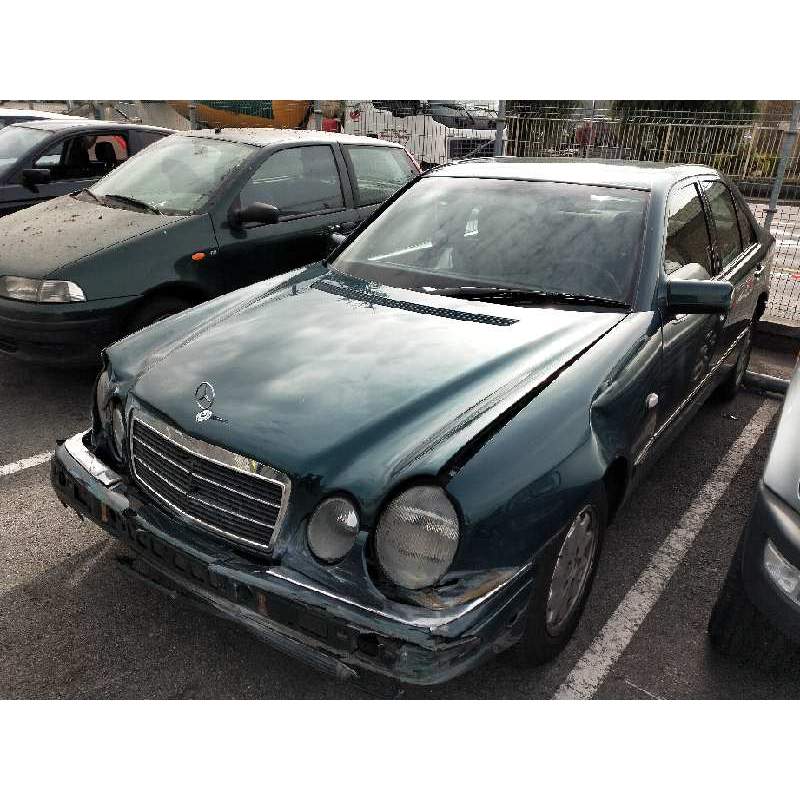 MERCEDES-BENZ CLASE E (W210) BERLINA