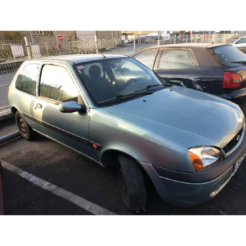 ford fiesta berlina (dx) del año 2001