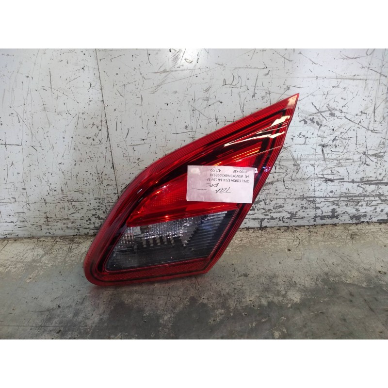 Recambio de piloto trasero derecho interior para opel corsa e color edition referencia OEM IAM 39012624 46003466 0287514111